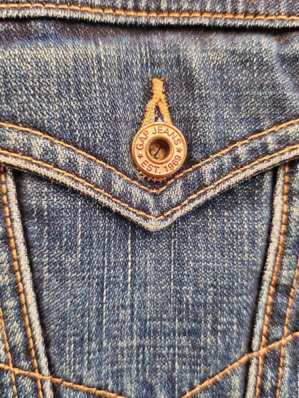 GAP Classic Blue Denim Trucker Jacket | Women's | Button Front | Vintage Wash - Picture 3 of 7